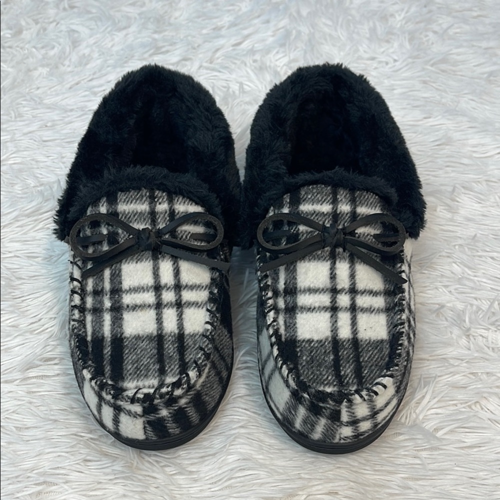 Sonoma Black and White Slippers WOMENS SIZE L 8-9